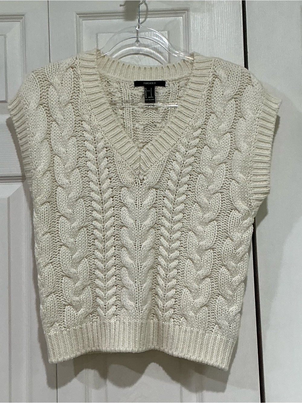 💙 Forever 21 Cream Cable Knit Sweater Vest Sleeveless - Small (01648)